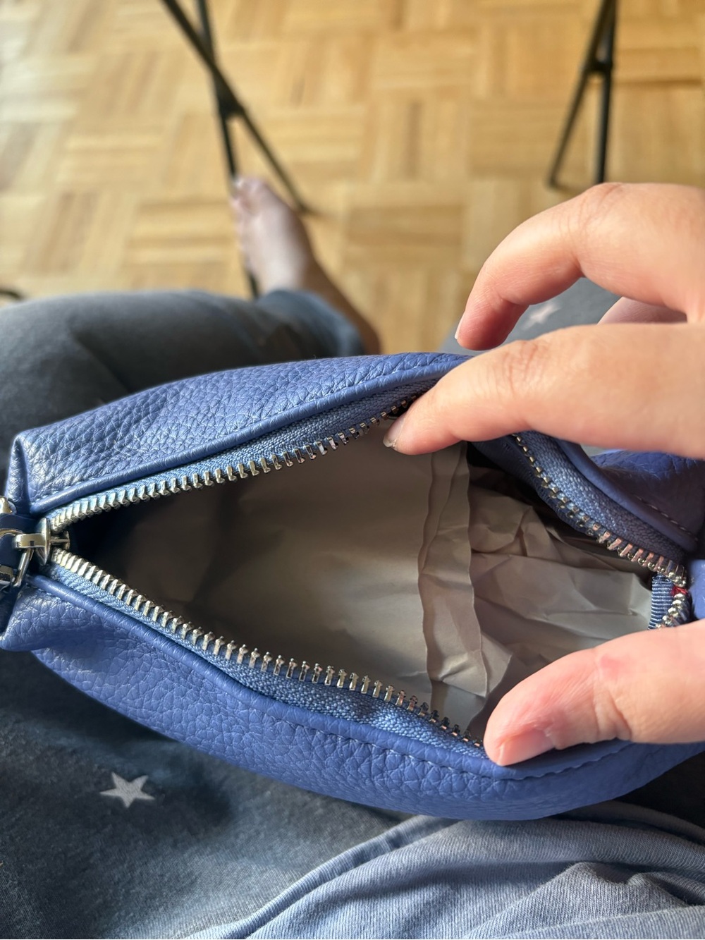 Melie Bianco Tulip Top - Handle Crossbody Tote - Picture 9 of 12